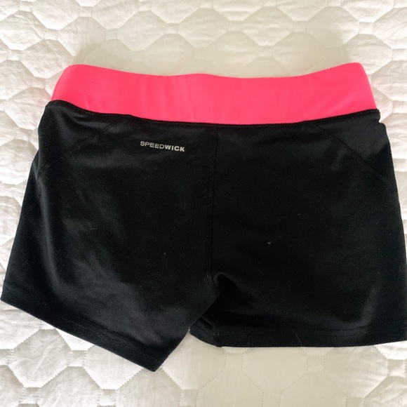 Reebok shorts - Picture 2 of 3